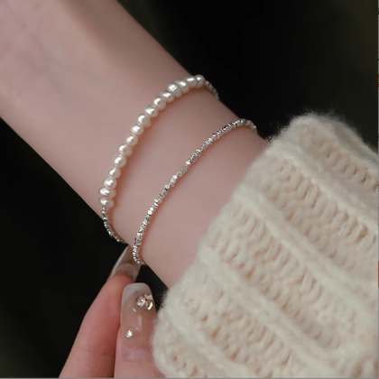 Sparkling natural pearl bracelet