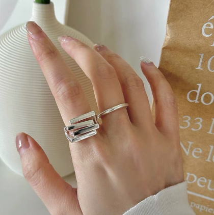 Personalized multi-layer cross-cut glossy ring