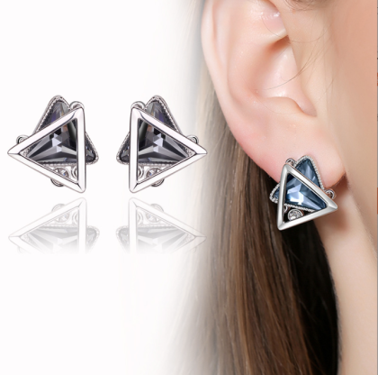 Eardrop triangle earrings for women